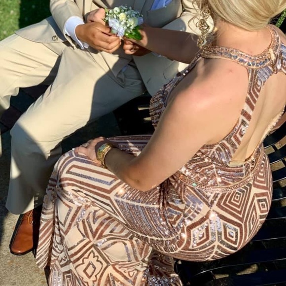 Prom Dress! - Picture 2 of 5